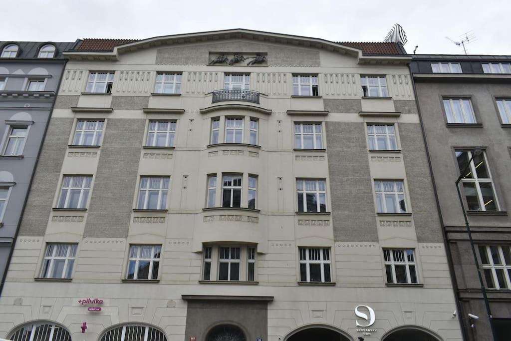 Spacious Elegance - A Gem Appartement Prague